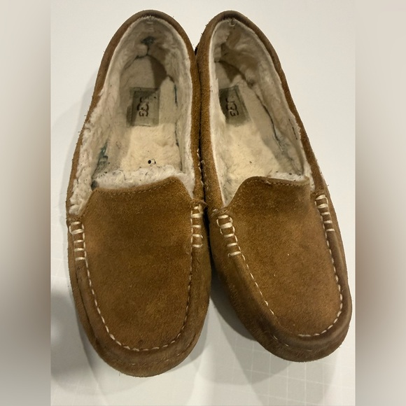 Cozy Brown Suede Moccasins - Picture 3 of 7